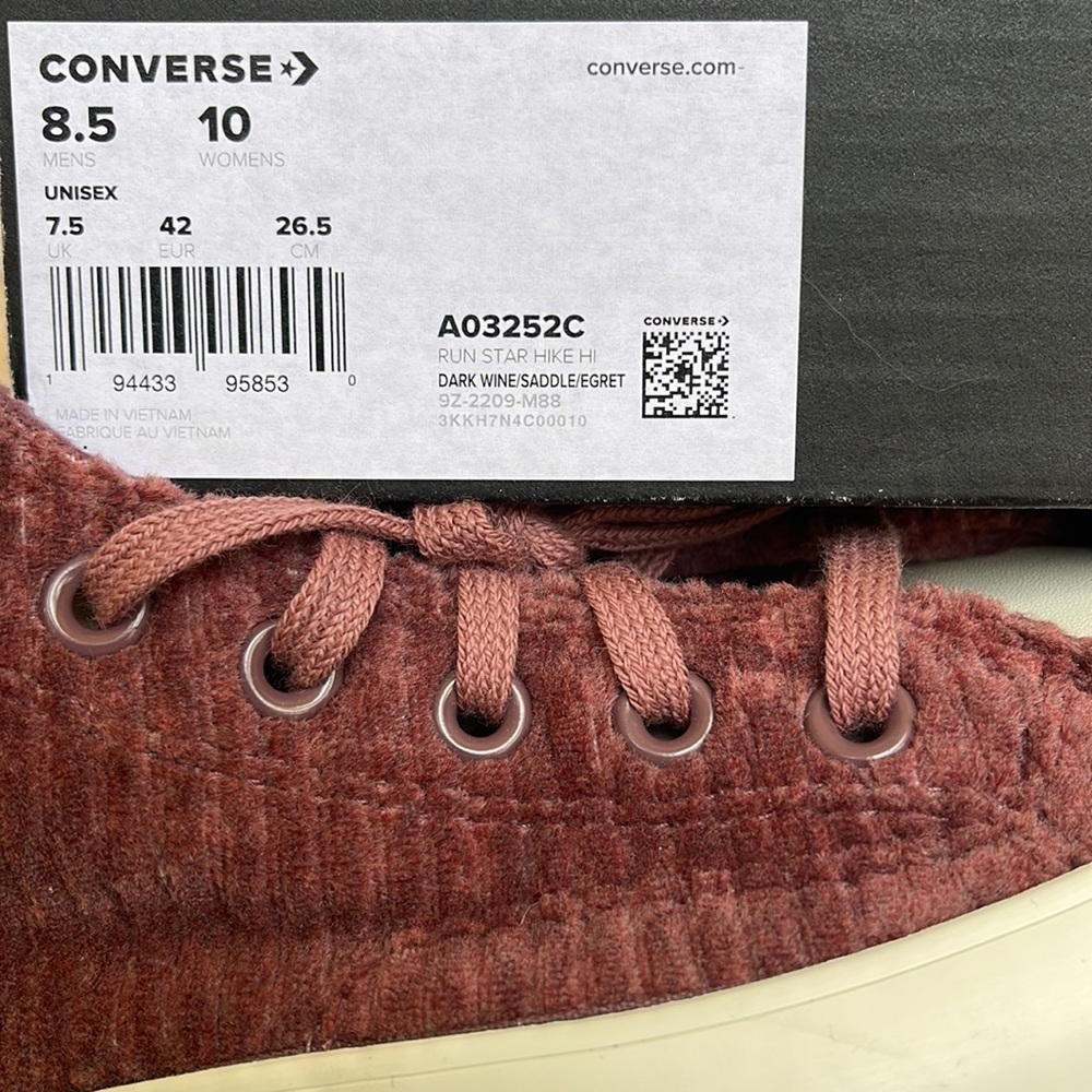 Converse WMNS A03252C
RUN STAR HIKE HI
DARK WINE/SADDLE/EGRET
Platforms - Picture 16 of 16